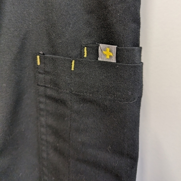 Figs Women's Black Scrubs Pants M Multi pockets Loose Straight Leg - Picture 5 of 11